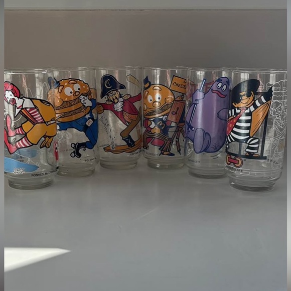 VINTAGE McDonald’s set/6 - 1977 